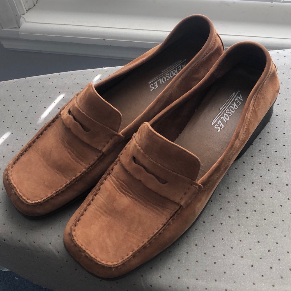 Aerosoles tan loafers.